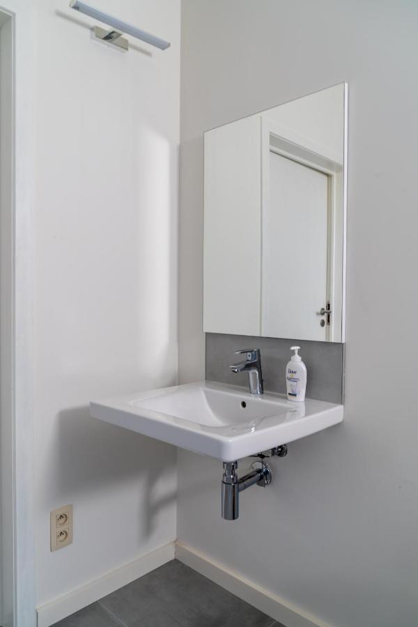 De Hoog Velden 11 Apartman NeerNeerpelt Kültér fotó